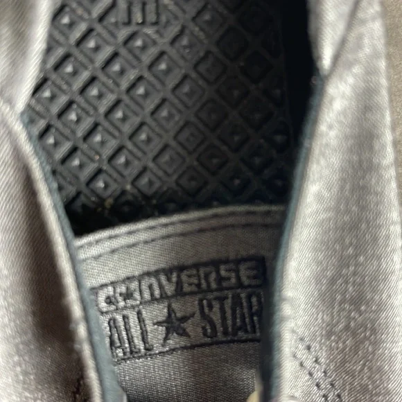 Converse All Stars in dark gray. Satin-like material, excellent condition size 8 - Picture 6 of 7